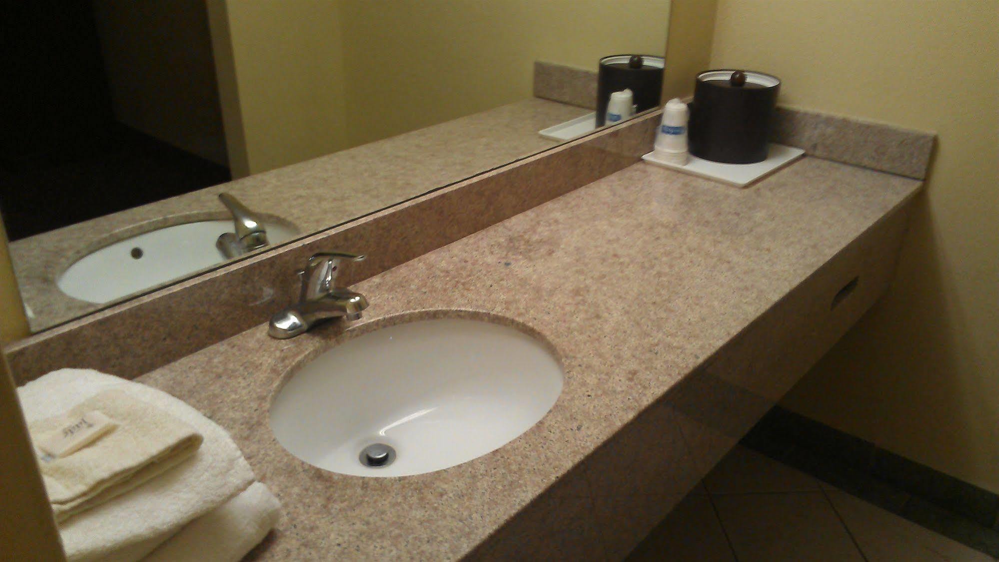 Atlanta Airport Hotel Forest Park Kültér fotó